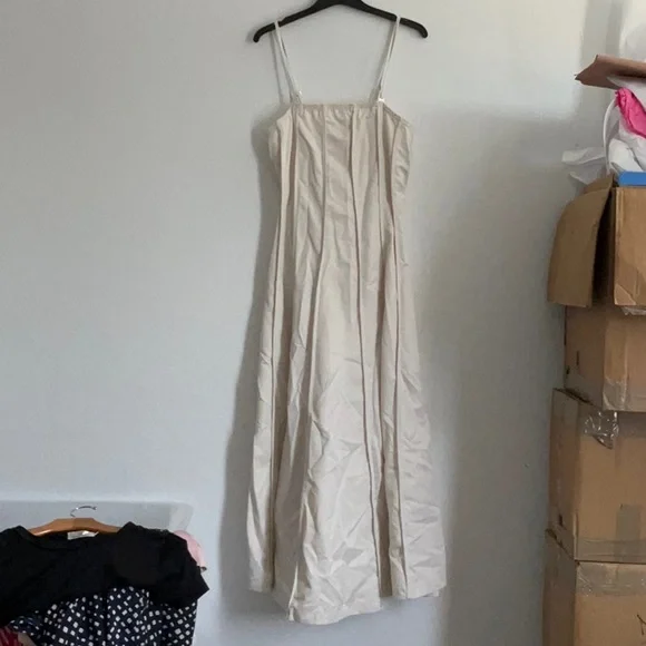 Elegant Cream Dress - Picture 2 of 3